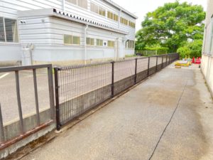 メッシュフェンス改修工事