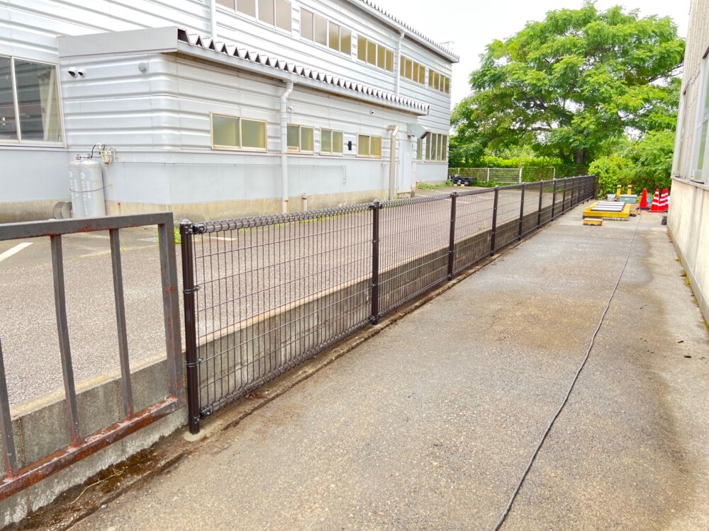 メッシュフェンス改修工事